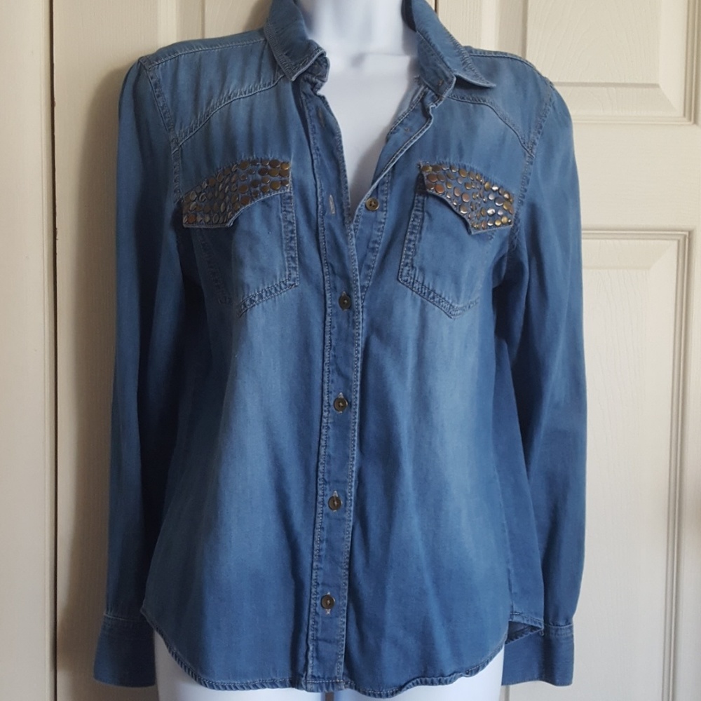 Jeans top.